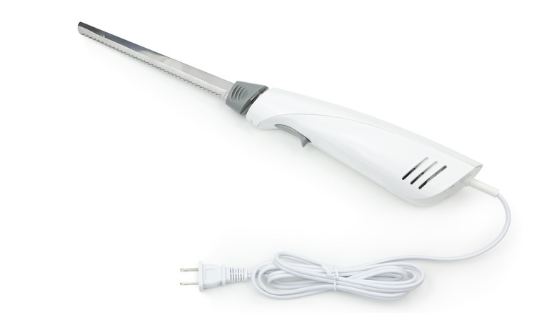 white electric knife