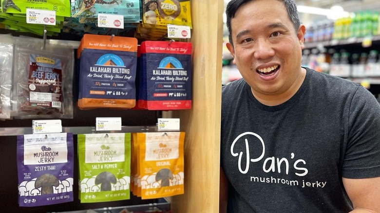 Michael Pan with jerky display