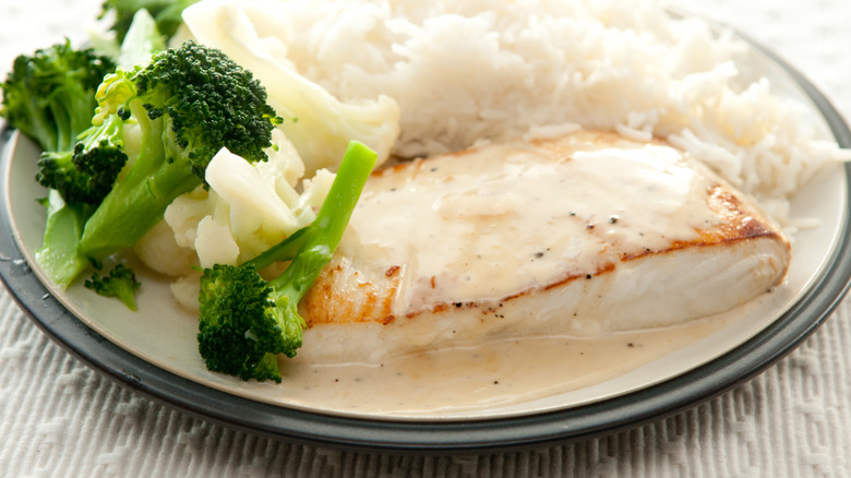 Halibut in cream sauce