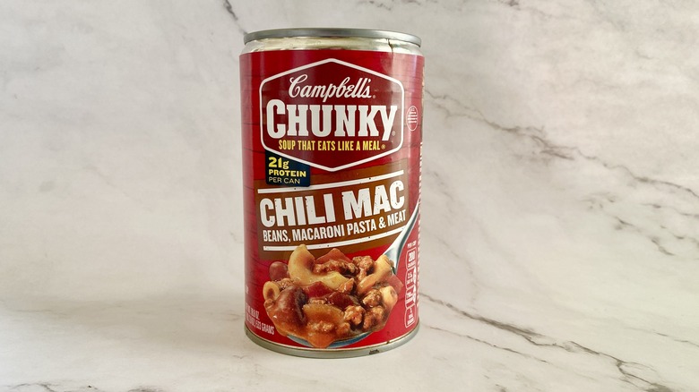 Campbell's Chunky Chili Mac soup can on counter