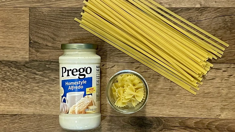 Prego Homestyle Alfredo Sauce