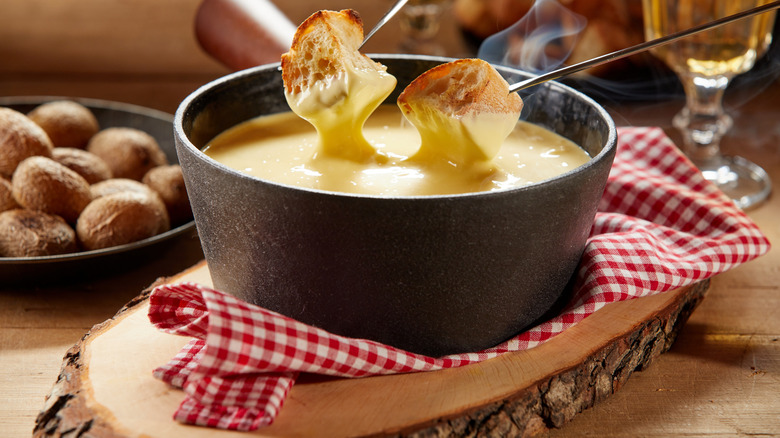 Bowl of fondue 