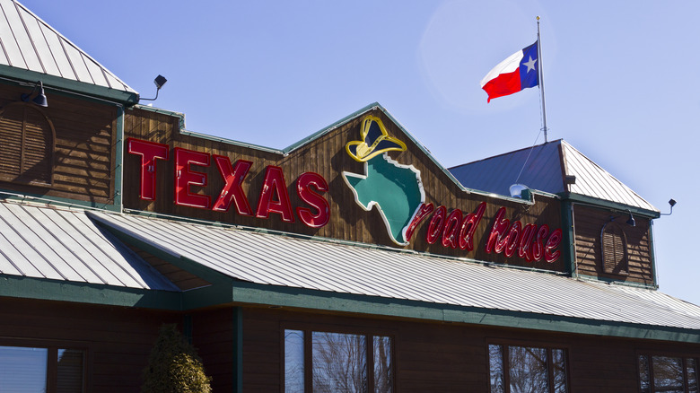 Texas Roadhouse storefront