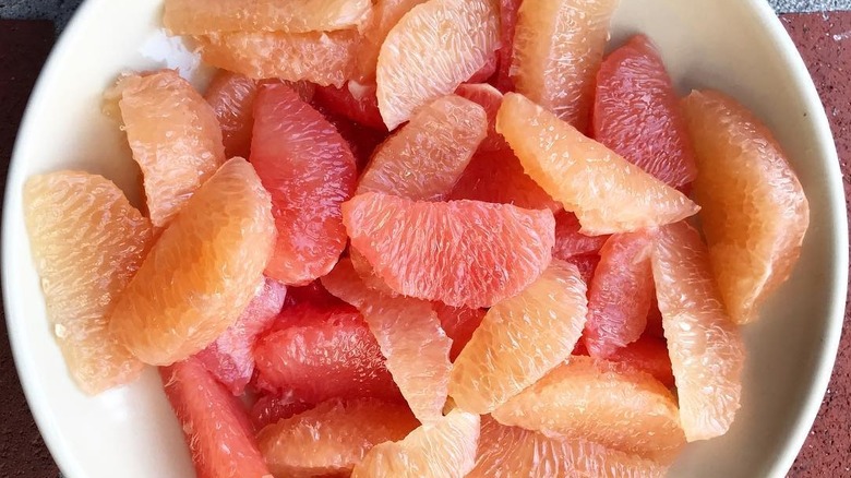 Bowl of grapefruit suprems