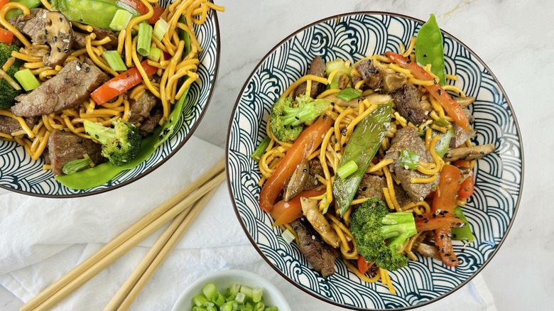 beef stir fry in bowls