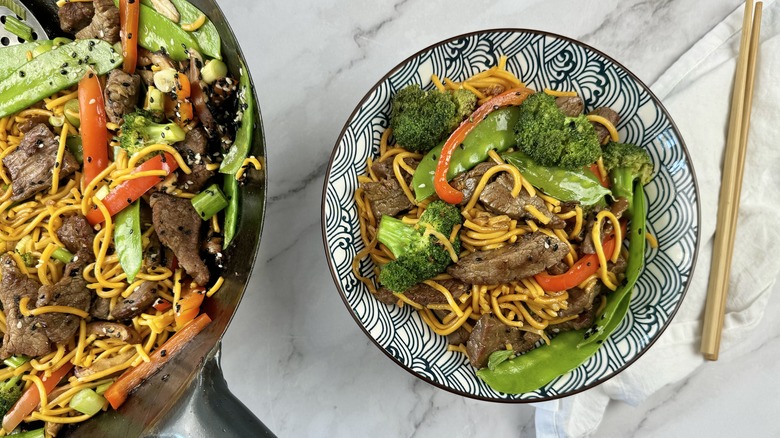 beef stir fry in bowl