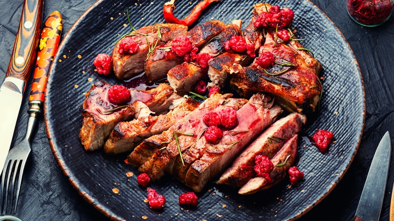 Pork loin with raspberries
