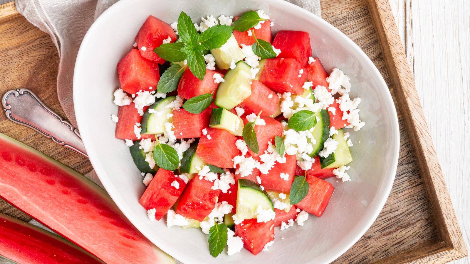 Serve Up A Better, Fresher Salad By Chilling The Bowls