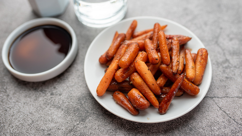 Roasted, glazed baby carrots 