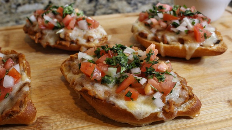 tray of molletes