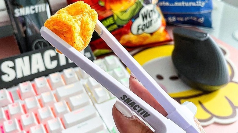 Snactiv snack holder chopstick