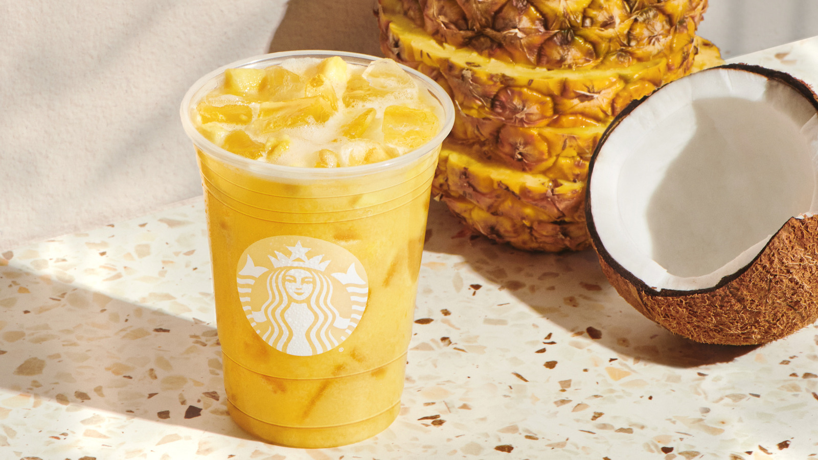 https://www.foodrepublic.com/img/gallery/starbucks-will-go-to-court-over-missing-fruit-in-refreshers/l-intro-1695145636.jpg