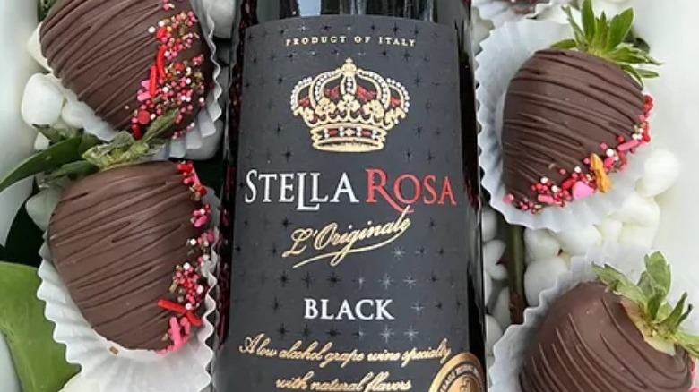 Strawberry Stella Rosa Deluxe Box