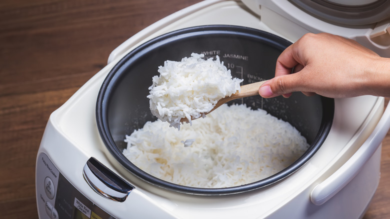 jasmine rice cooked in rice cooker