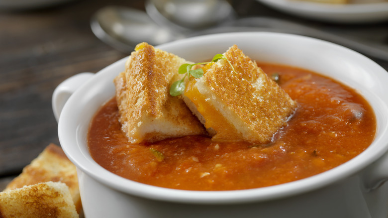 grilled cheese croutons tomato soup