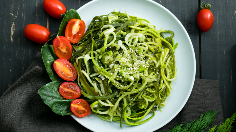 avocado sauced zucchini noodles