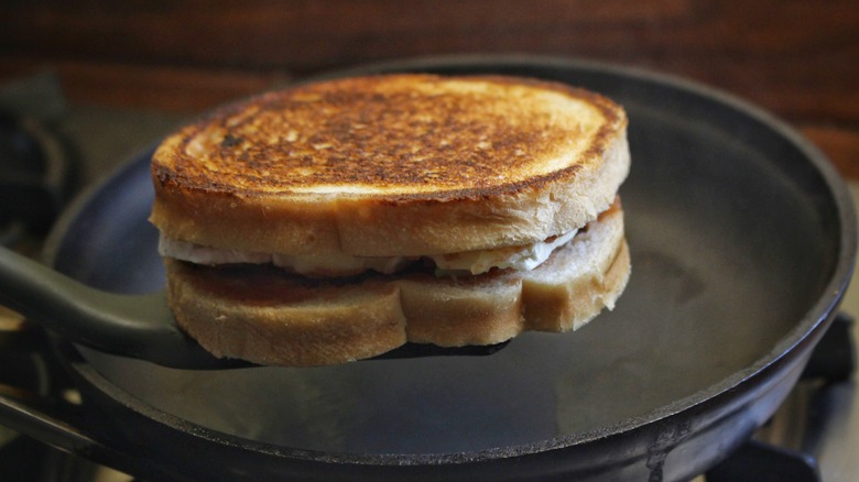 brie grilled cheese