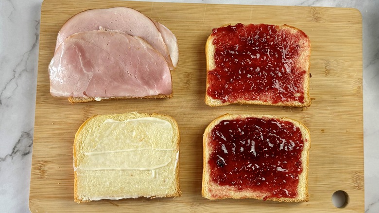 sandwich bread slices with toppings