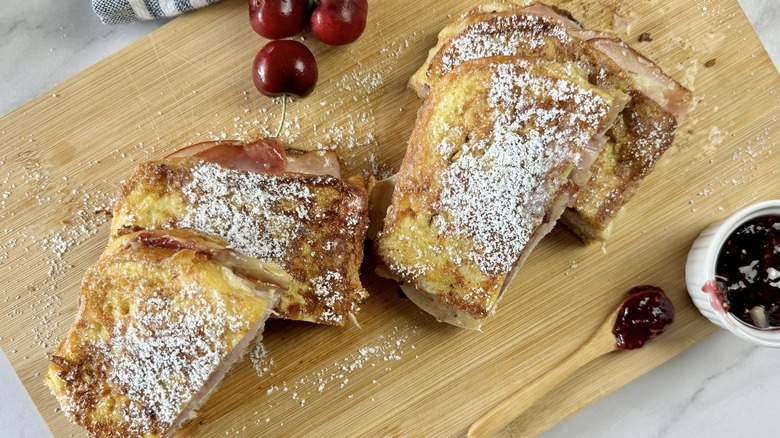 sliced monte cristo sandwiches