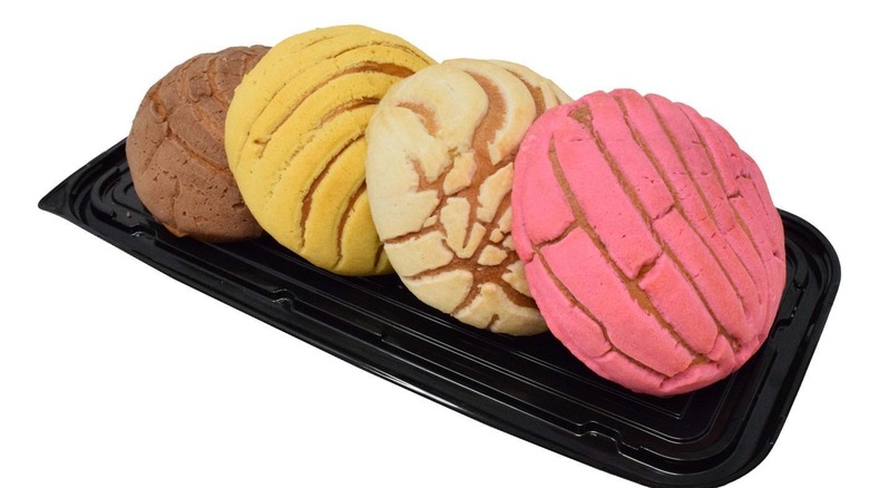 HEB colorful conchas