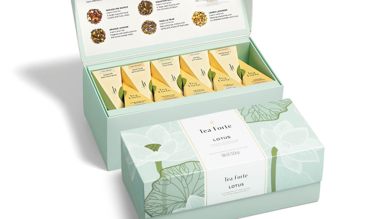 Lotus Presentation Box