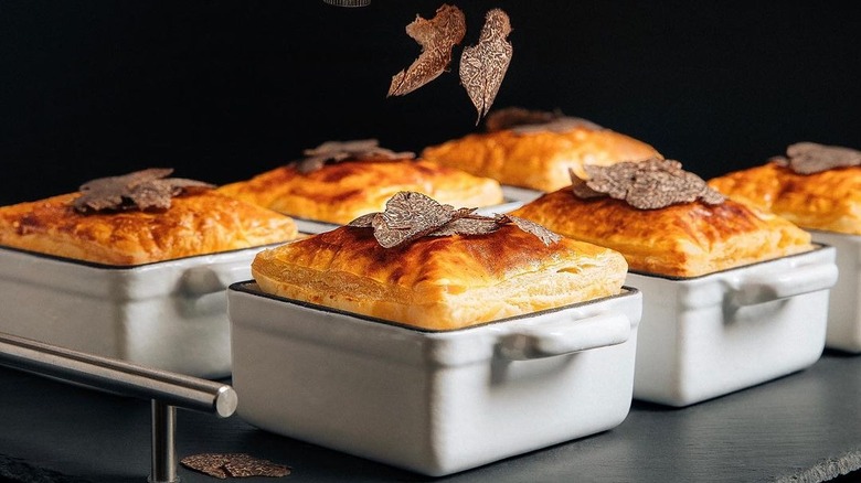 Chicken pot pie with truffle