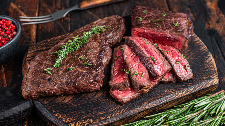 Grilled sliced skirt steak