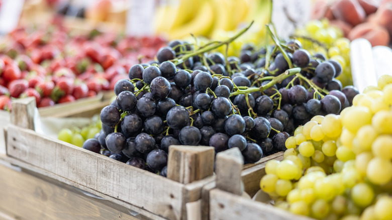 variety of grapes in boxes