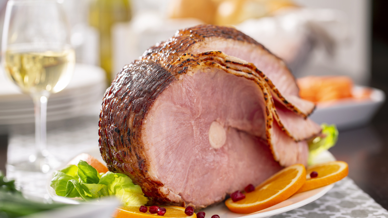 The Absolute Worst Wine To Serve With Ham, According To An Expert