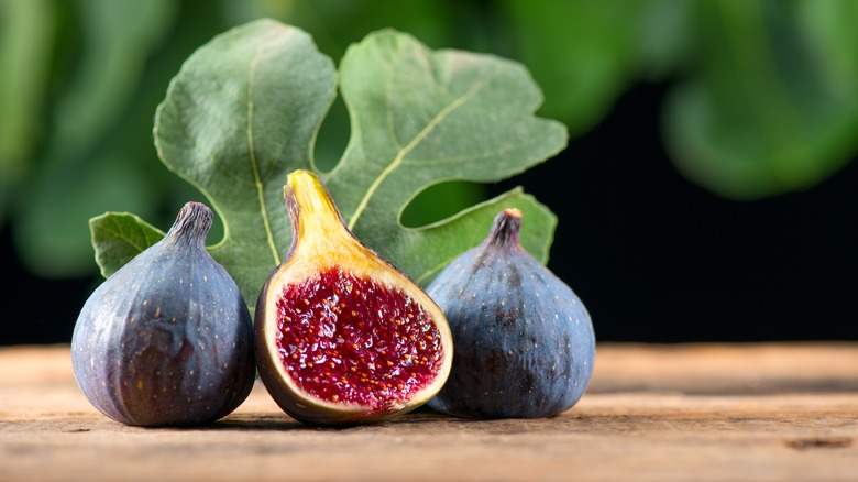 Ripe, halved fig