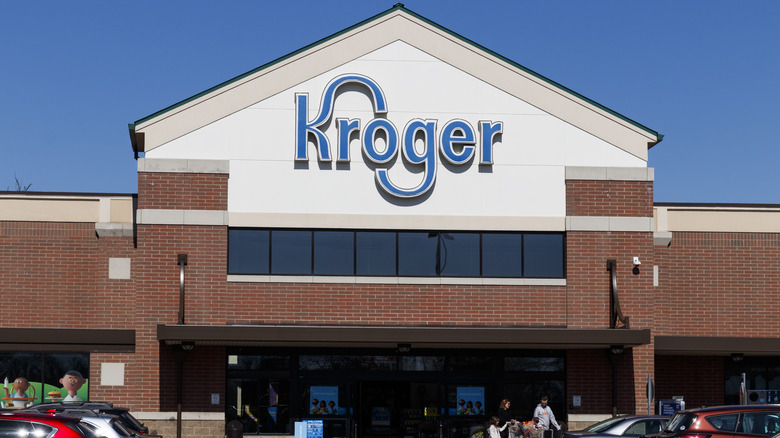 Kroger grocery storefront