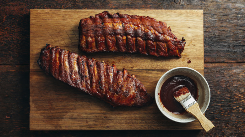 grilled pork ribs with barbecue sauce