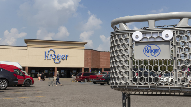 Exterior image of Kroger grocery store
