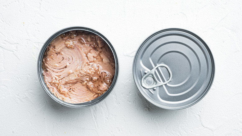 Open and sealed canned tuna