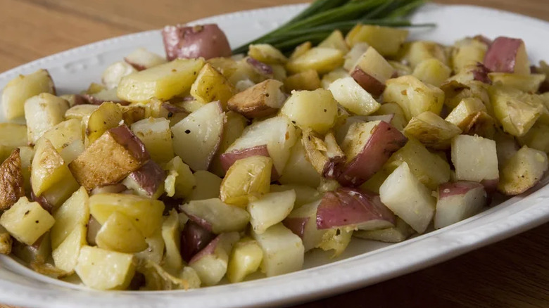 Easy Roasted Potatoes with Garlic
