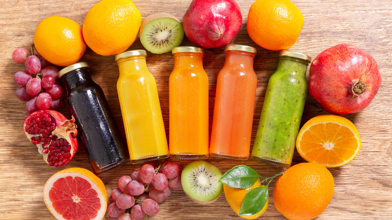 A variety of fruit and their juice