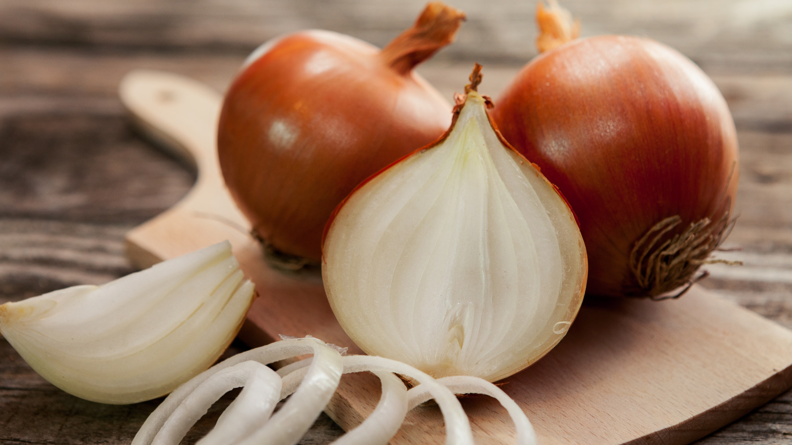 How To Refrigerate Or Freeze Half An Onion