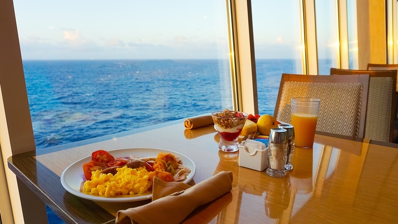 dining on a cruise ship