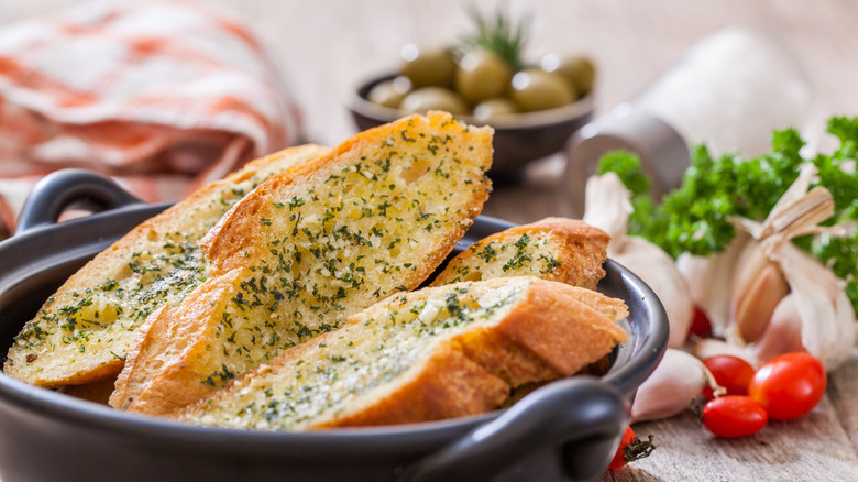 Garlic bread in basket 