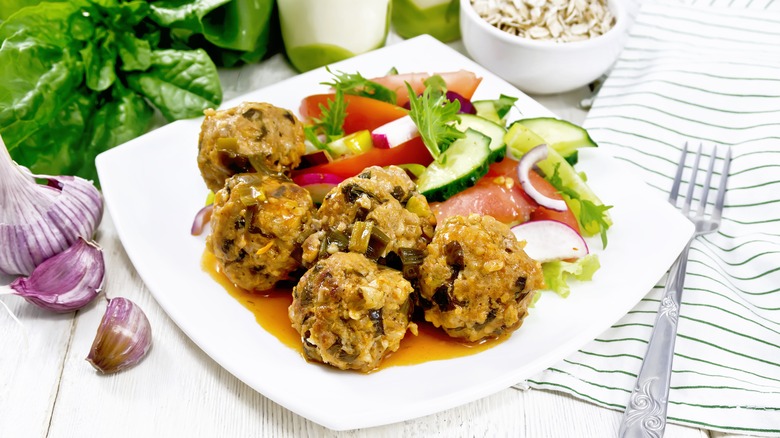 Cooked meatballs made with oats