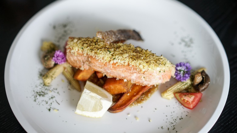 Baked salmon topped with herby breadcrumbs