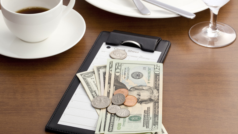 cash for restaurant tip