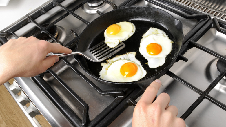 cooking sunny-side up eggs