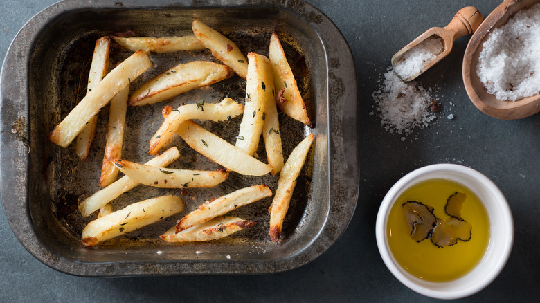 truffle fries with truffle salt