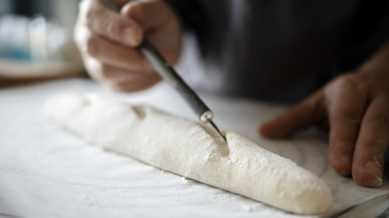 Scoring bread dough