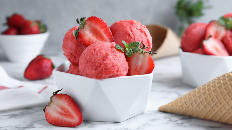 Strawberry sorbet 