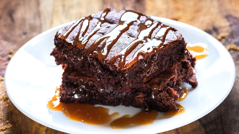 Brownies with caramel drizzle