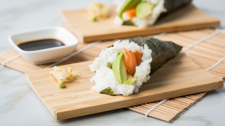 Hand roll sushi