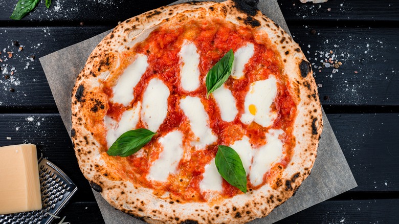 Neapolitan margherita pizza