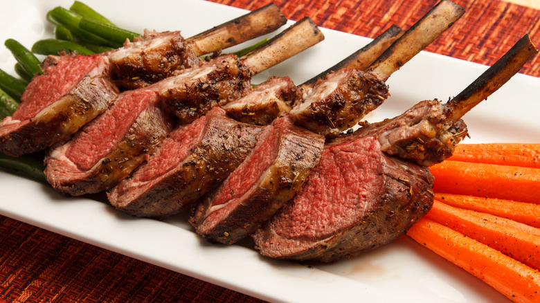 Cooked lamb chops with carrots